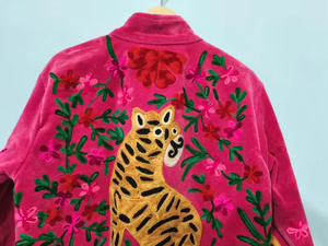 Chaqueta Bomber Corta Reversible de Algodón, Estilo Bohemio Vintage, Hecha a Mano, con Bordado Suzani 100% Terciopelo y Patrón Floral, para Verano - Product Image 2