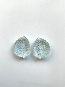 Piedra Preciosa Natural de Aguamarina Tallada en Forma de Hoja de 200.70 Quilates para Joyería Fina - Product Image 1