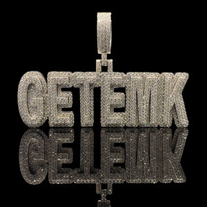 จี้รูปไอคอนฮิปฮอปประดับเพชร CZ แบบฟรอสต์ - Product Image 1