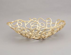 Bol à fruits décoratif de luxe moderne et écologique, magnifique design en feuille de métal, bol en laiton poli pour table et événements - Product Image 6
