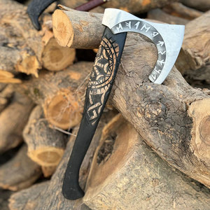 Hacha de Batalla Vikinga de Diseño Inspirado en la Cultura Vikinga, Cabeza de Acero al Carbono Industrial, Mango de Madera Tallada, Estilo Nórdico Tradicional, para Caza y Supervivencia al Aire Libre - Product Image 1