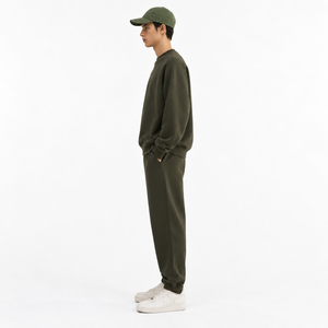 Sudadera extragrande de tejido grueso con bordado detallado, tela suave y corte relajado, perfecta para la moda urbana moderna. - Product Image 4