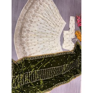 Ropa de fiesta Lehenga Choli para mujer de diseñador con bordado elegante - Product Image 2