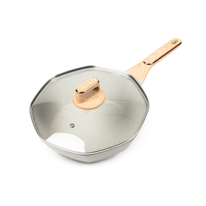 Wok léger antiadhésif avec finition de qualité supérieure, construction durable et surface facile à nettoyer pour une expérience de cuisson pratique - Product Image 4