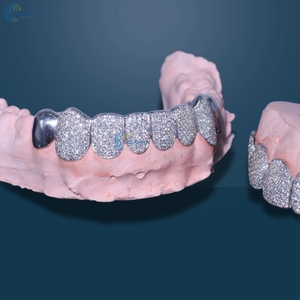 Juego de grillz de lujo con 8 diamantes cultivados en laboratorio (8 superiores y 8 inferiores) en oro blanco macizo de 10K, estilo hip hop para hombres. - Product Image 3
