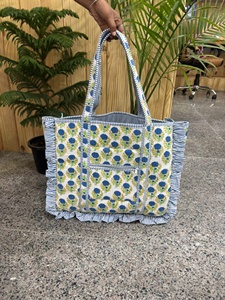 Sac fourre-tout bohème matelassé en coton à motif floral avec volants, fermeture ouverte, deux poignées, pour le shopping, sac à bandoulière pour femme - Product Image 4
