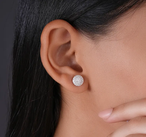 Boucles d'oreilles classiques en argent sterling 925 avec diamant moissanite taille brillant rond VVS et fermoir à vis pour femme - Product Image 3