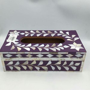 Boîte à mouchoirs rectangulaire en bois décorative, design bohème, incrustation de nacre violette faite à la main, accessoire de décoration pour la maison - Product Image 1