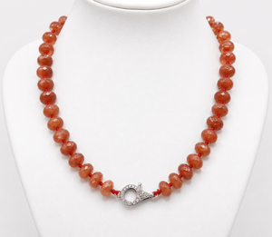 Collier artisanal en argent sterling 925 avec perles rondes facettées en pierre de soleil naturelle et fermoir pavé de diamants, 16 pouces - Product Image 1