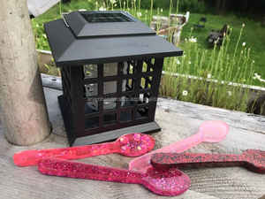 Cuillère à dîner en résine artisanale de haute qualité colorée la mieux polie avec logo personnalisé pour les hôtels et restaurants à domicile de l'Inde - Product Image 4