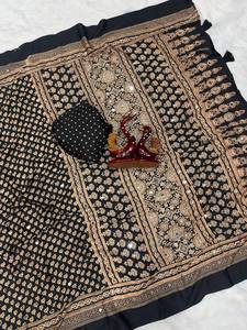 Sari en crêpe de soie imprimé Ajarakh avec broderie miroir, Sari traditionnel en crêpe de soie imprimé Ajarakh - Product Image 1