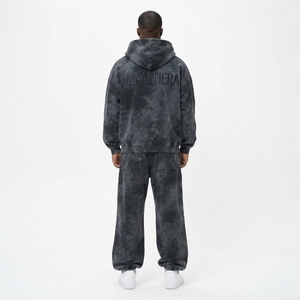 Ensemble survêtement streetwear pour homme, gris anthracite tie-dye, avec sweat à capuche zippé et pantalon large, panneau de manches clouté, personnalisable OEM ODM - Product Image 2