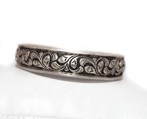 Bracelet manchette classique vintage en argent massif 925 oxydé, bijou de créateur pour anniversaire - Product Image 1