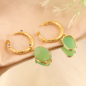 Pendientes Elegantes de Calcedonia con Baño de Oro de 18k, Diseño Único, Ligeros y con Estilo - Product Image 5