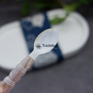 Cuillère de luxe en nacre incrustée, faite à la main, cuillère décorative en nacre par Tradebyd - Product Image 2