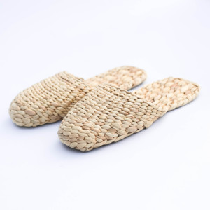 Hand-Woven Water Hyacinth <b>Slippers</b> – Fashionable Closed-Toe Design, Naturally Antibacterial - Product Image 4