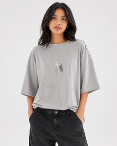 เสื้อยืดโอเวอร์ไซส์ลำลองสำหรับผู้หญิงแบบสั่งทำพิเศษ คุณภาพสูง โลโก้ลายเรียบ ฤดูร้อน ระบายอากาศ แห้งเร็ว เป็นมิตรกับสิ่งแวดล้อม ผ้าแคนวาส - Product Image 1