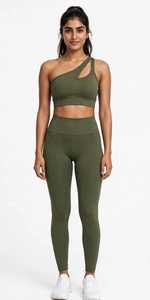 Ensemble de sport pour femme : Soutien-gorge de sport côtelé sans couture antibactérien dos nageur et short taille haute, avec logo frontal, vert olive, pour le yoga et les activités sportives - Product Image 5