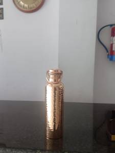 Bouteille d'eau en cuivre BURAQ HANDICRAT 1L, conçue pour les voyages - Product Image 3