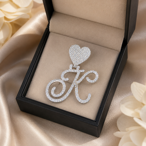 Collier personnalisé tendance avec breloque alphabet et fermoir cœur, en argent 925 rhodié, bijoux fins, pendentif initial en moissanite - Product Image 5
