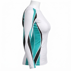 Rashguard pour femmes en polyester et élasthanne doux, extensible, respirant, coupe athlétique, avec poignets sécurisés - Product Image 3