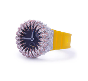 Reloj de Lujo para Mujer con Piedras Preciosas, Correa de Silicona Amarilla, Esfera Analógica-Digital de 33 mm, Caja Irregular, Movimiento de Cuarzo - Product Image 2