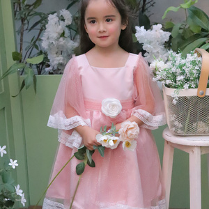 เดรสเด็กผู้หญิงผ้าชีฟองสีชมพูทรงเอพร้อมแขนทรงโคมประดับดอกไม้ความยาวระดับเข่าสไตล์หวานชุดเดรสฤดูใบไม้ผลิ - ชุดเดรสแซดดี้สีชมพู - Product Image 4