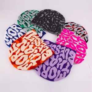 Casquette d'hiver en mohair personnalisée Y2K avec votre propre logo, bonnet en tricot jacquard 100% acrylique pour adulte avec logo personnalisé - Product Image 4