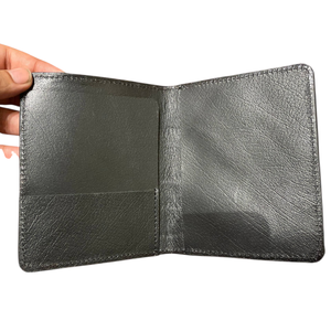 Porta Pasaportes de Cuero Vacuno Genuino de Lujo, Cartera de Viaje RFID, Funda de Pasaporte de Cuero Hairon Hecha a Mano, Personalizada OEM - Product Image 4