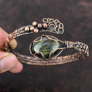 Bracelet en cuivre ajustable avec labradorite, fil enroulé, fait main, cadeau - Product Image 2