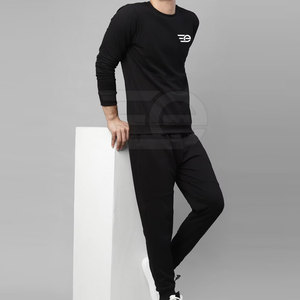 Conjunto Deportivo Masculino de Alto Rendimiento con Ajuste Cómodo, Perfecto para Sesiones de Gimnasio, Correr y Entrenamientos al Aire Libre - Product Image 5