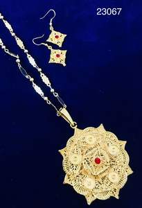 MOLL JEWELLERS Ensemble Collier et Boucles d'Oreilles Floraux Plaqué Or 24K Indien Tendance 0,3m Zircon pour Femme, Cadeau de Mariage et Fiançailles, Bijoux Micro - Product Image 4