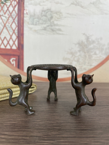 Support de bougie en métal unique, style vintage, avec trois chats portant un plateau, sculpture animale pour décoration de table de Noël, vente en gros - Product Image 4
