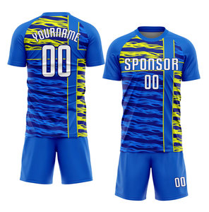 Conjunto de Camiseta de Fútbol Personalizada para Hombre, Diseño Geométrico Negro y Amarillo, Sublimada, Absorbente de Humedad, Manga Corta, Ajuste Atlético, Ropa Deportiva para Adultos - Product Image 3