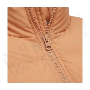 เสื้อแจ็คเก็ตผู้หญิงแบบควิลท์ สำหรับฤดูหนาว คอตั้ง แขนยาว สีพื้น ผ้าโพลีเอสเตอร์บุใยหนา อุ่นสบาย - Product Image 4