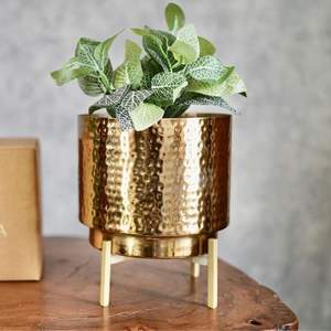 แจกันโลหะที่มีเสน่ห์สำหรับตกแต่งด้วยโครงสร้างที่สวยงาม - Product Image 3