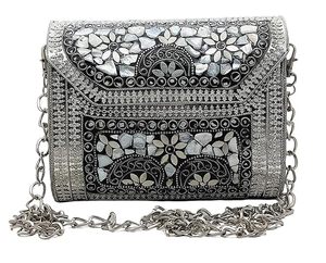 Sac à main élégant en laiton, sac à main de créateur fait main abordable pour femmes, idéal pour les fêtes, les mariages et les occasions festives - Product Image 4