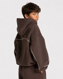 Sweat-shirt à capuche pour garçon en marron mocha avec logo contrasté, sweat-shirt décontracté surdimensionné pour garçon, sweat-shirt à capuche en polaire de qualité supérieure pour garçon - Product Image 2
