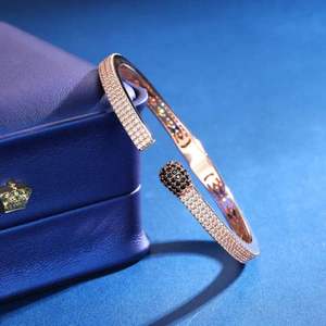 Bracelet manchette de luxe en or rose 14K, style bâtonnet d'allumette, avec diamants de laboratoire ronds sertis pavé, style hip-hop, ouvert - Product Image 5