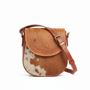   Sac bandoulière western en cuir de vachette à poils pour femme avec sangle réglable - Product Image 2