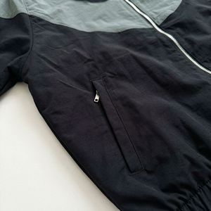 Conjunto de Chándal Personalizado OEM para Hombre, Sudadera con Capucha de Algodón French Terry y Pantalones Jogger de Nylon Estilo Urbano - Product Image 4