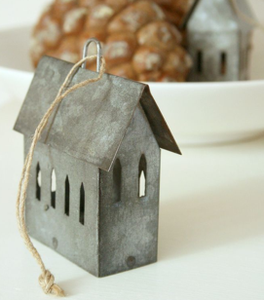 ของตกแต่งบ้านรูปทรงบ้านโลหะสไตล์วินเทจ งานฝีมือประดับตกแต่ง - Product Image 1