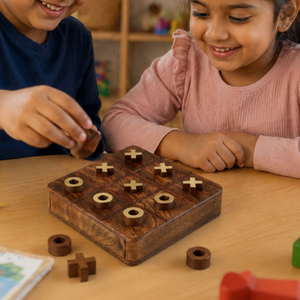 Jeu de société en bois Tic Tac Toe & Solitaire | Jeu de société de stratégie en bois de manguier fait main, format voyage, puzzle classique, cadeau amusant pour enfant - Product Image 3