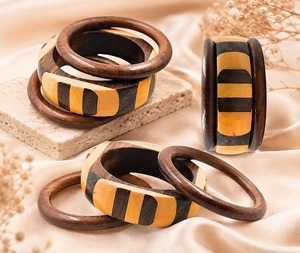 Bracelets en bois d'orchard, épais et audacieux, empilables, de créateur, faits à la main, personnalisés, cadeau de mariage tendance par F S International - Product Image 5