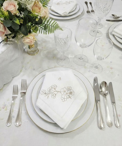 Servilleta de tela personalizada bordada flor dorada melocotón cena servilleta algodón blanco Hemstitch servilletas de mesa hogar Hotel regalos de boda - Product Image 1