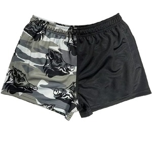 Shorts de sport unisexe en polyester respirant et anti-humidité à taille élastique avec imprimé camouflage tête de cochon personnalisé pour adultes - Product Image 1