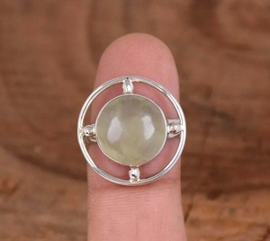 Anillo de Plata de Ley 925 con Prehnita Natural, Joyería Bohemia Hecha a Mano con Piedras Preciosas para Mujer - Product Image 3