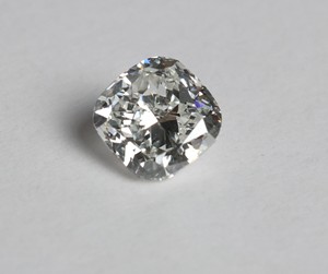 Diamante Pulido Ecológico de 0.60 Ct, Color D, Claridad IF, Corte CUSHION, HPHT, Certificado IGI, de Lujo para la Fabricación de Anillos, Calidad de Exportación - Product Image 3