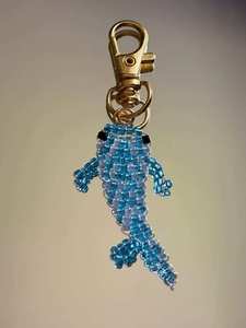 Porte-clés artisanal en toile de coton perlé, lettres brodées de perles de rocaille vertes, bleues et blanches, décoration de Noël et du Nouvel An chinois - Product Image 1