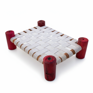 Cama de madera Khatiya para el ídolo Ladoo Gopal – Mini mueble decorativo hecho a mano para la decoración de templos, suministro al por mayor - Product Image 4